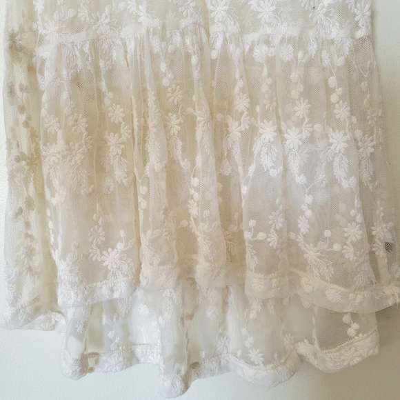 Sheer lace flare tank top - Picture 4 of 4